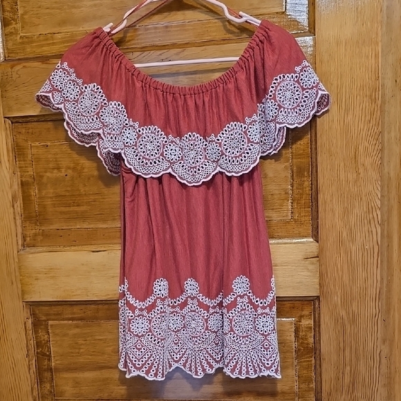 Fever Red Ruffled On Or Off Shoulder Top - Picture 3 of 3